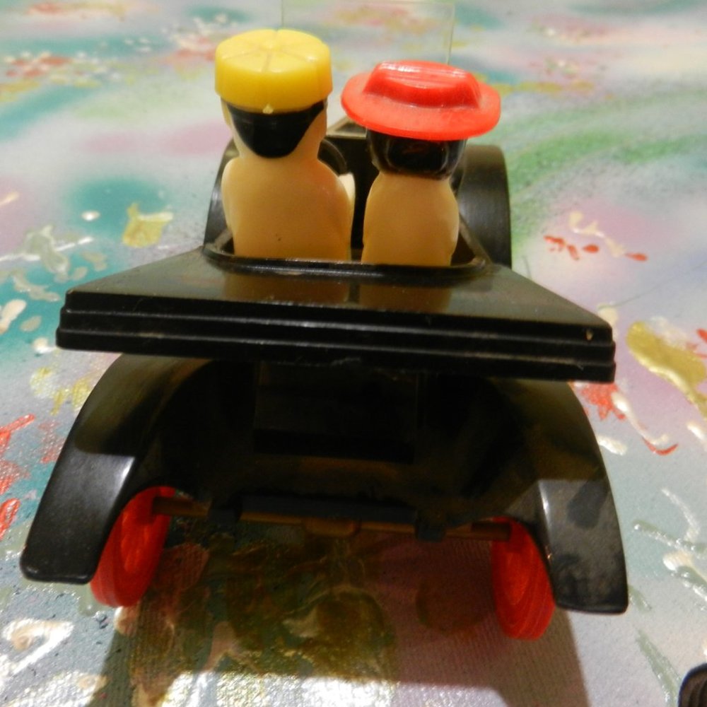 VTG Model A salt shakers his and hers duo made in USA collectible salt cellars - Picture 6 of 16